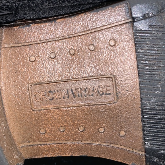 Crown Vintage Riding Boots.  Size 8.5.  Vegan Leather.  Lined. Large buckle. - Picture 5 of 8